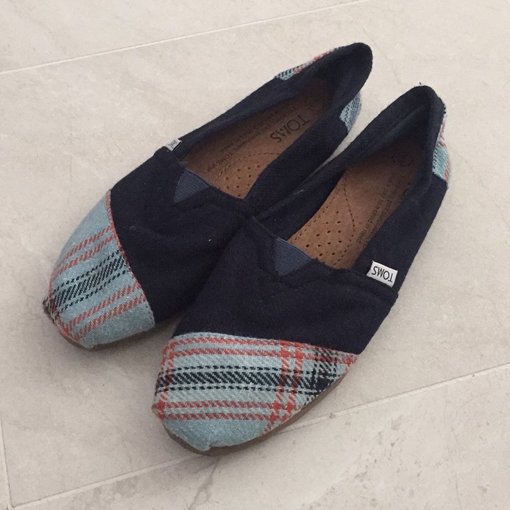 Toms women’s shoes